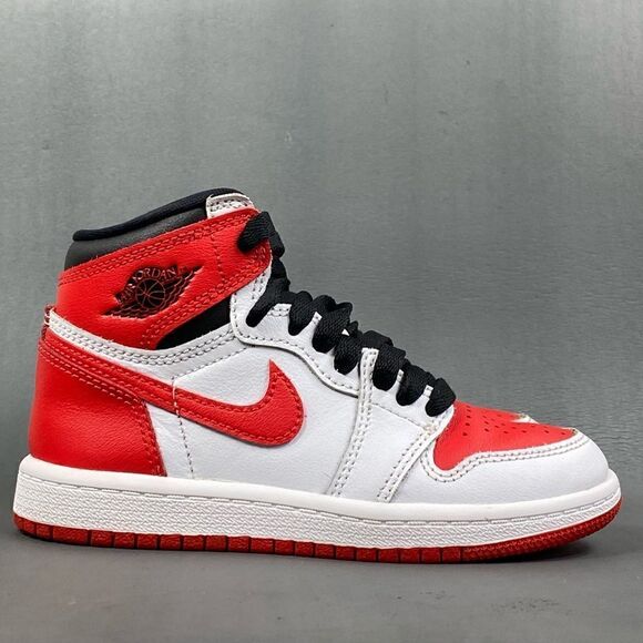 Nike Air Jordan 1 Retro High OG "Heritage" sneakers kids size 11C - Picture 1 of 8